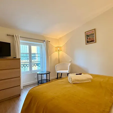 With Real Bed Near The Palais Cannes