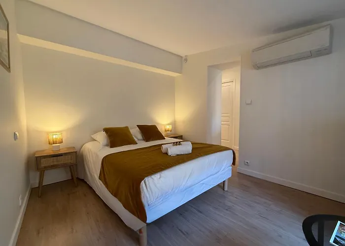 With Real Bed Near The Palais Apartment Cannes