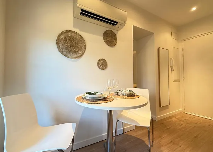 With Real Bed Near The Palais Apartment