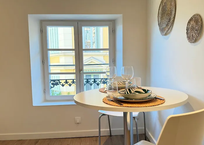 With Real Bed Near The Palais Appartement