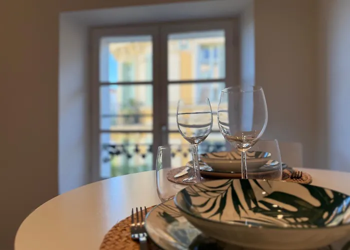 With Real Bed Near The Palais Cannes